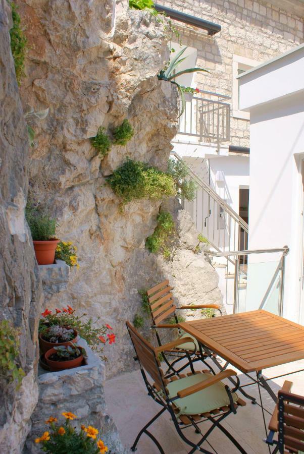 Apartments Iva Und Franka Omiš Extérieur photo