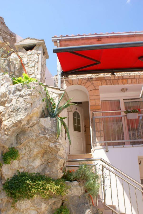 Apartments Iva Und Franka Omiš Extérieur photo